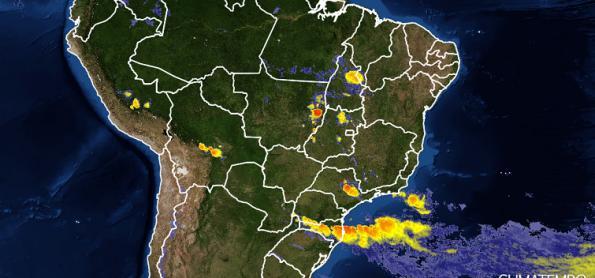 Formação de frente fria provoca muita chuva no Sul