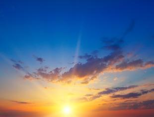 Sol e poucas nuvebs GettyImages-507715856_site