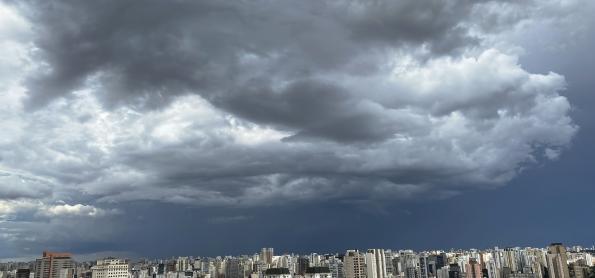 Temporais ganham força em São Paulo