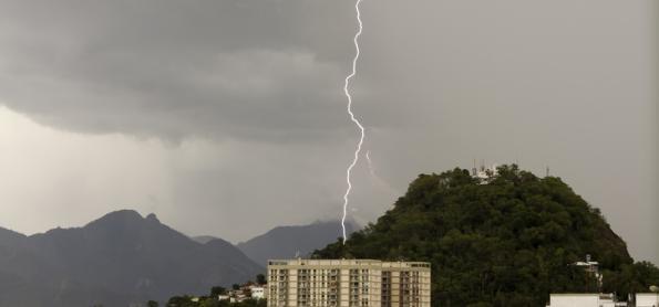 Frente fria provoca temporais no Rio de Janeiro