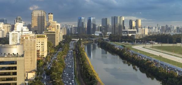 Reta final da primavera com clima típico de verão em SP