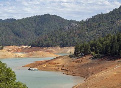 Baixo nível de água em Shasta Lake, Califórnia devido à seca em julho de 2021 (Foto: Getty Images)