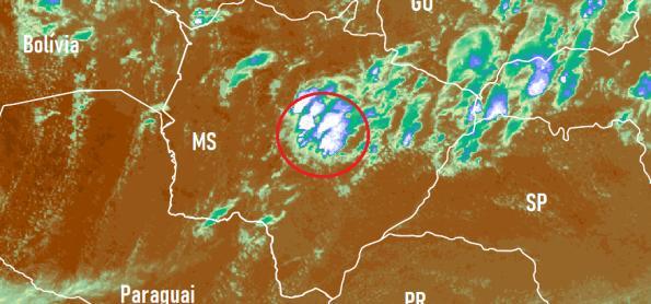 Temporal provoca vento acima de 90 km/h em Campo Grande