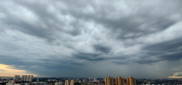 Calor, umidade alta e chuva forte sobre o Brasil