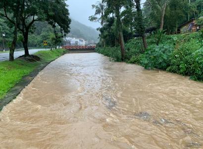 Sem chuva, Estação da Luz tem grande incêndio - Notícias Climatempo