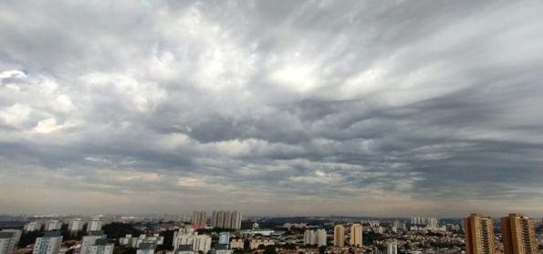 Frente fria chegou com força a São Paulo