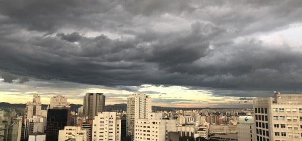 Frente fria chegou com força a São Paulo