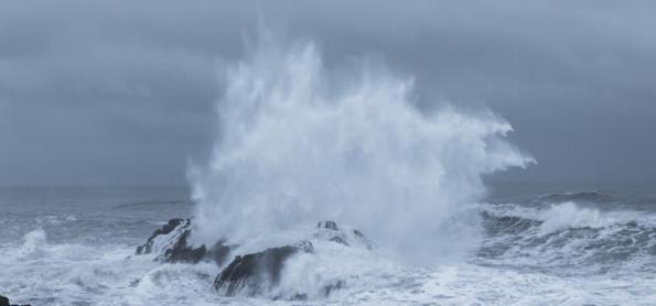 Ciclone extratropical provoca ventania e mar agitado no Sul e SE