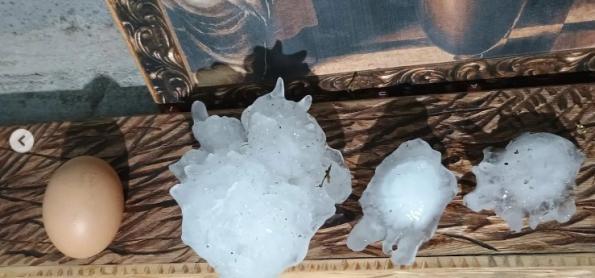 Granizo recorde no Brasil: pedra atinge 14,6 cm de diâmetro   