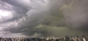 Alerta em SP: chuva forte e ventania