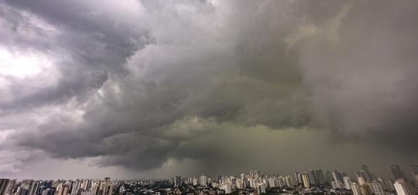 Alerta em SP: chuva forte e ventania