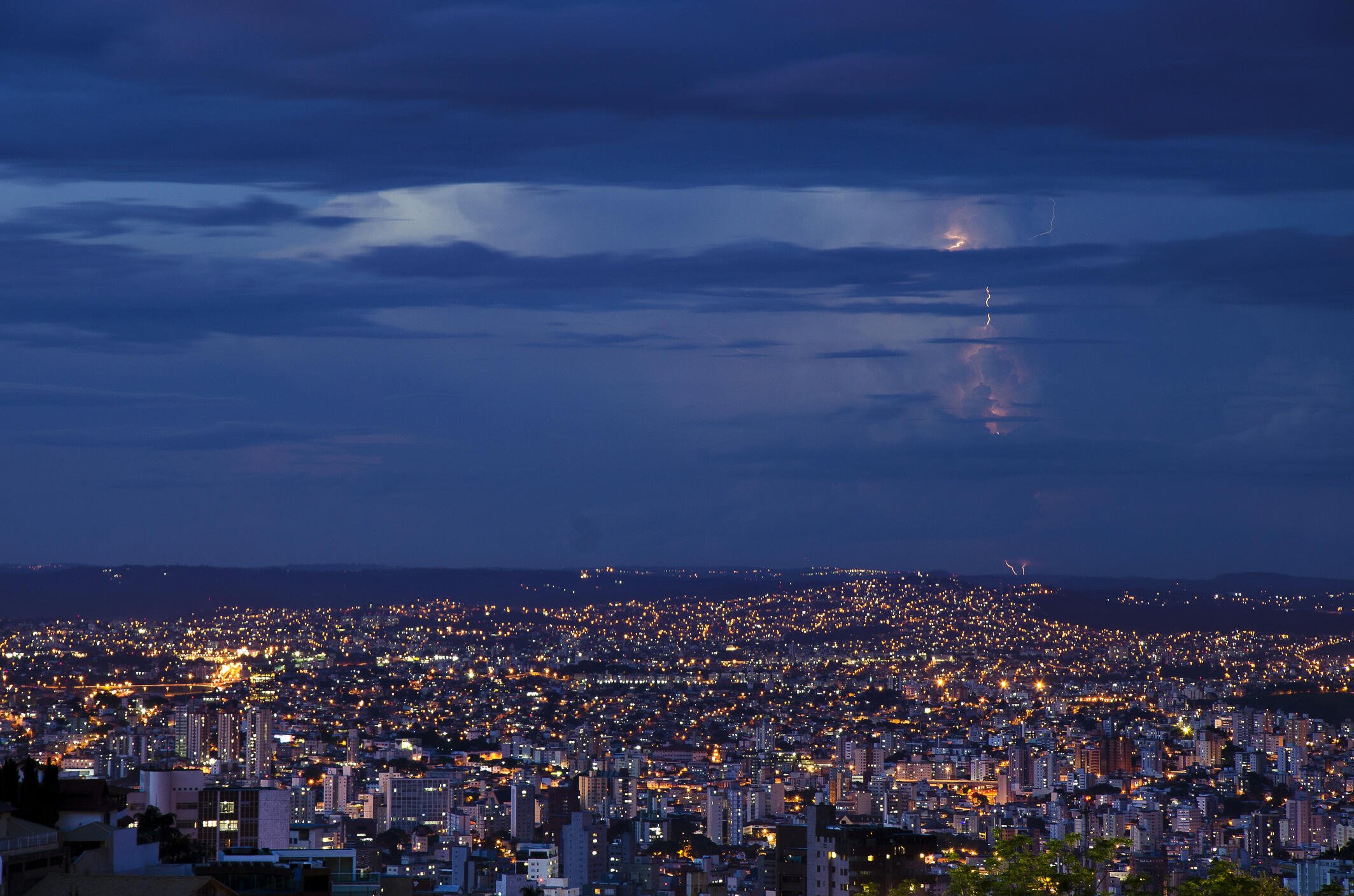 Imagem Acumulados já ultrapassam 50mm em cidades de Minas Gerais