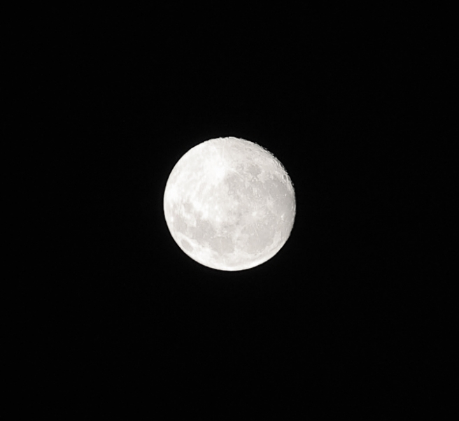 A Lua às 00:35hs