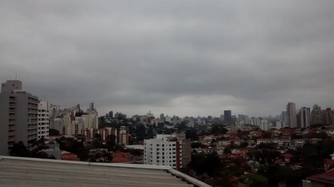 Frente fria avança sobre São Paulo