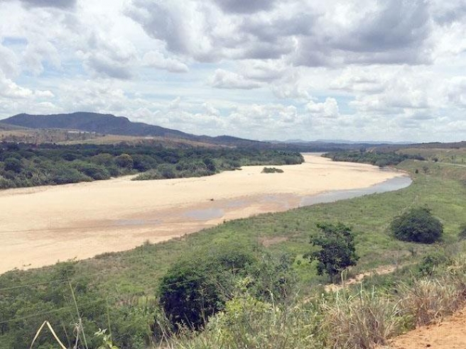 A imagem da desertificação no Vale do Rio Doce mineiro