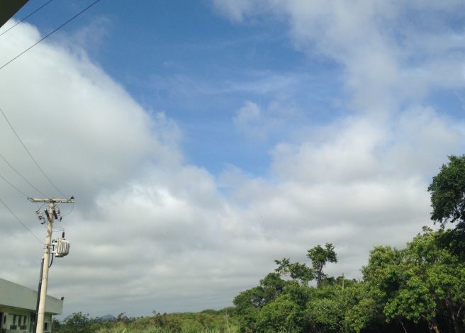 Nuvens com SOl em Cabo Frio-Rj no dia 08/12/16