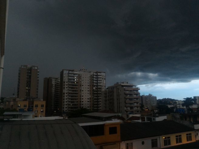 Chuva muito intensa na Zona Norte da cidade do RJ.