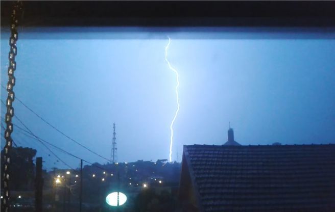 Tempestade de raios em Erechim (RS)