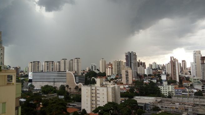 Mais uma foto da chuva forte em Santo André-SP