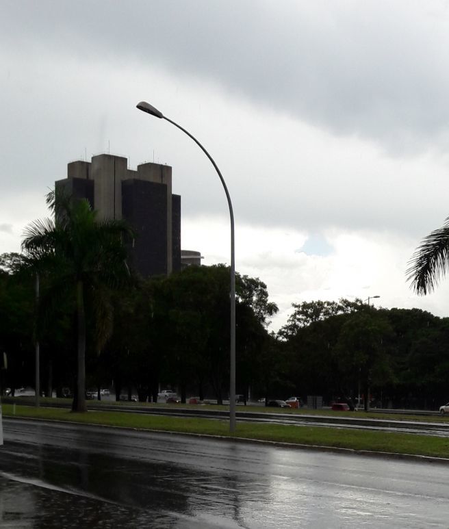 Tarde de chuva em Brasília