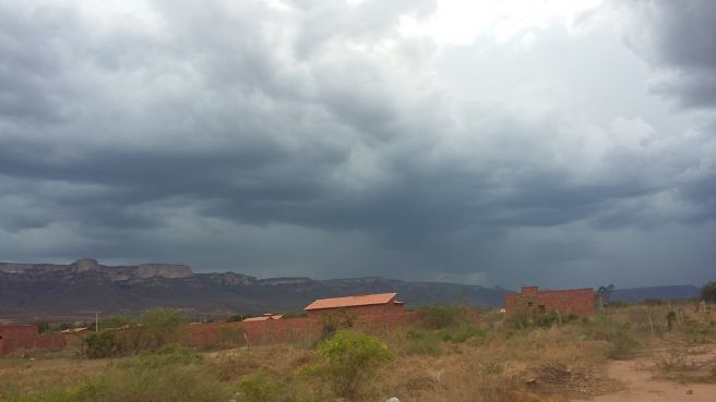 Chuva chegando em mutãs Distrito de Guanambi - BA