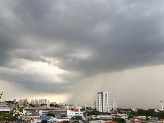 Chuva chegando à zona sudoeste de São Paulo
