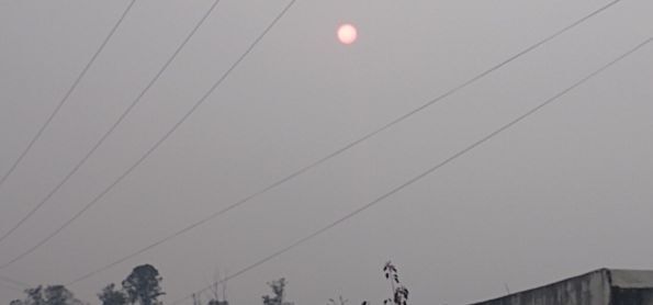Sol da manhã laranja.