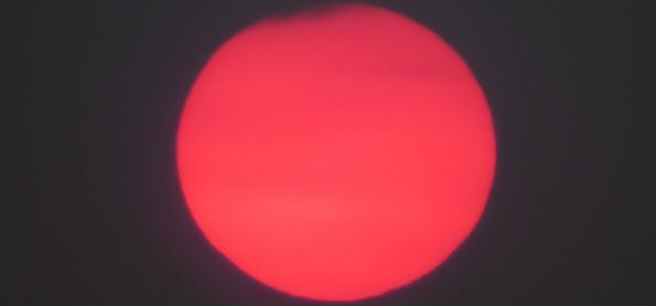 Pôr do sol rosa no dia 20 de agosto na Montanha...