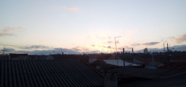 Sexta feira de fim de tarde na cidade industrial de cutitiba