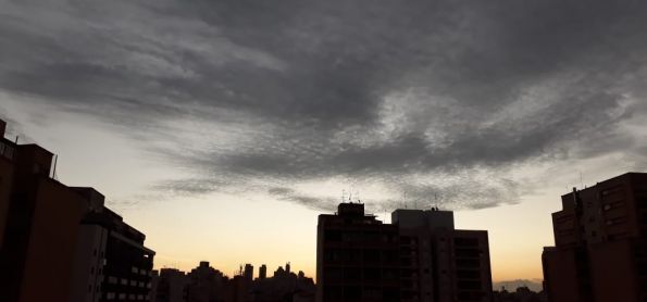 Pôr-do-sol pitoresco na Paulicéia Desvairada