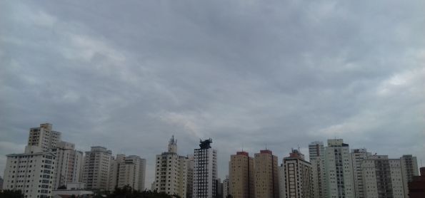 Dia nublado e com chuva leve em São Paulo!