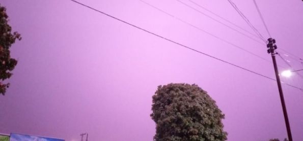 Chuva e muitos raios.