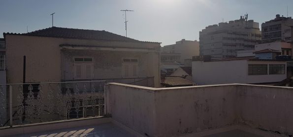 Manhã de sexta ainda com sol forte.