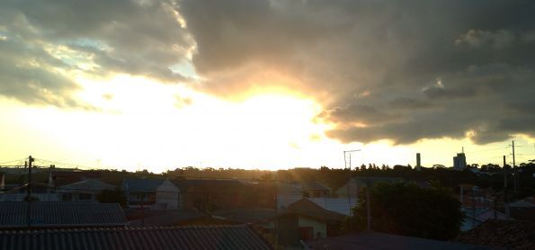 Sexta feira de por do sol em Curitiba neste fim de tarde,27/03/2020