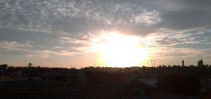 Sábado de fim de tarde em Curitiba de por do sol