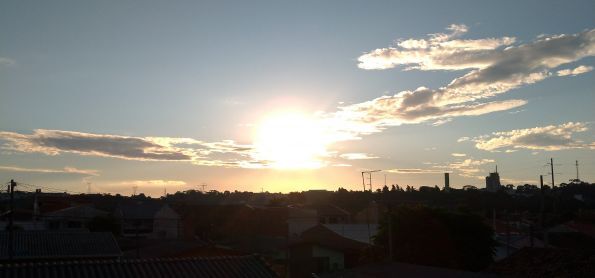 Lindo por do sol neste Domingo em curitiba