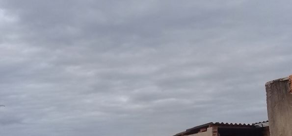 Stratocumulus ( SC ) , forra o céu de Ribeirão das Neves ( MG ) .