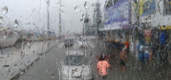 Chuva e maré provoca alagamentos em BELÉM