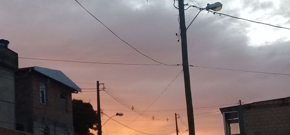 Por do Sol em Ribeirão das Neves ( MG ) .