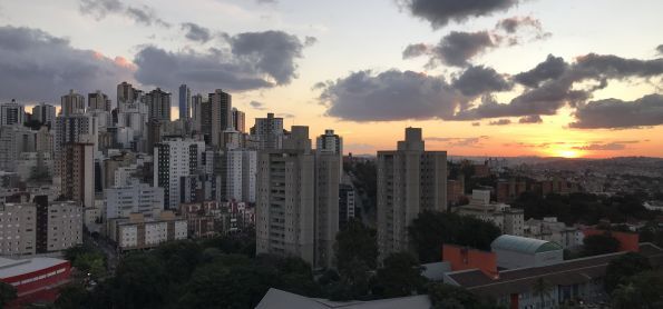 Entardecer no Bairro Estoril em BH MG