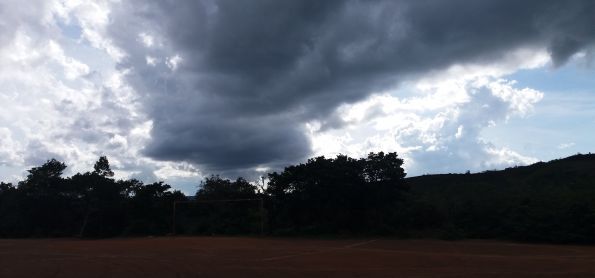 A TARDE NUBLADO EM SINCORA DA SERRA - BA