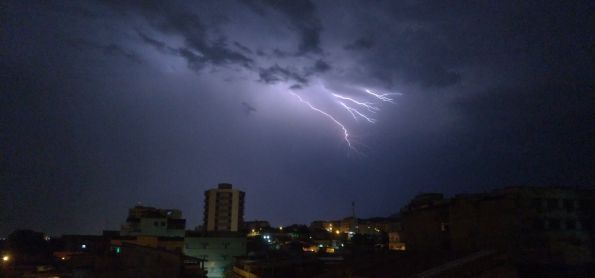 Atividade elétrica no Rio