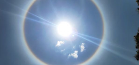 Sol com um Círculo, lindo de se ver.