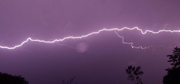 Chuva e raios em Ivinhema - MS.