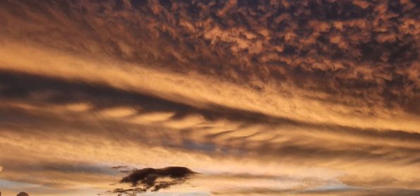 Pôr-do-Sol magnífico no dia 24/11 em Juiz de Fora (MG).