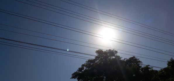 Teresina - Piauí com dia com um céu azul e um sol lindo