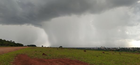 Chuva tão esperada no sul de Goias chega com força total ,Goiatuba Goias