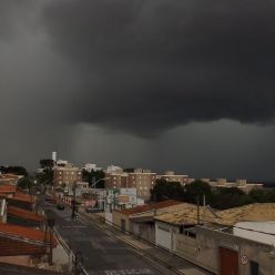 Céu escuro