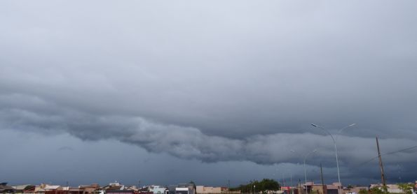 Chuva segue constante na região de Ivinhema - MS.