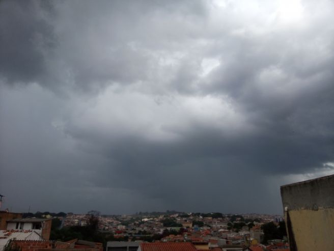 Leve chuva em Bragança Paulista